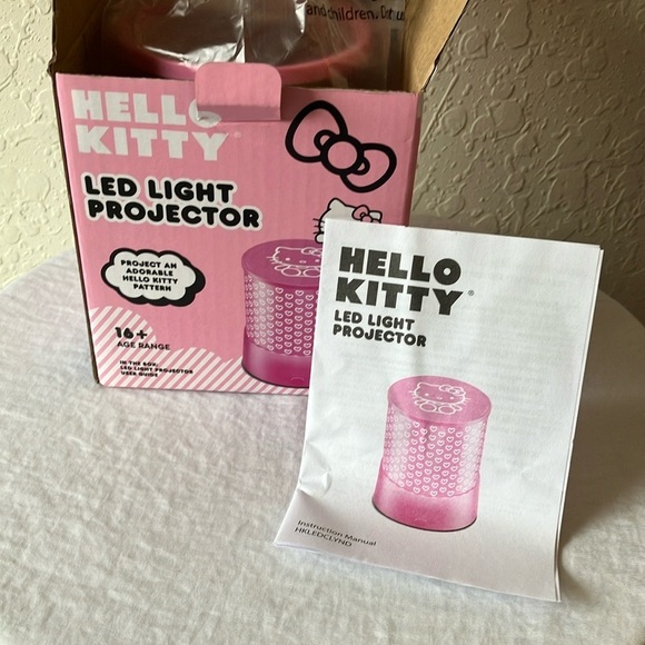 Hello Kitty: Pink LED Light Projector - Picture 13 of 16